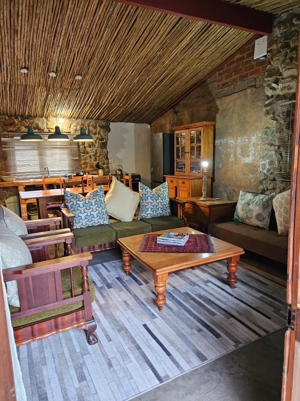 The Riverdeck Accommodation And Backpackers Knysna Exterior photo